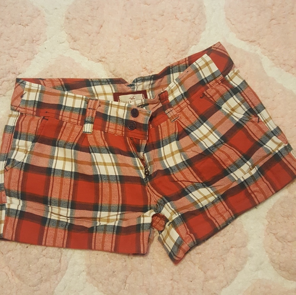 Hollister plaid shorts